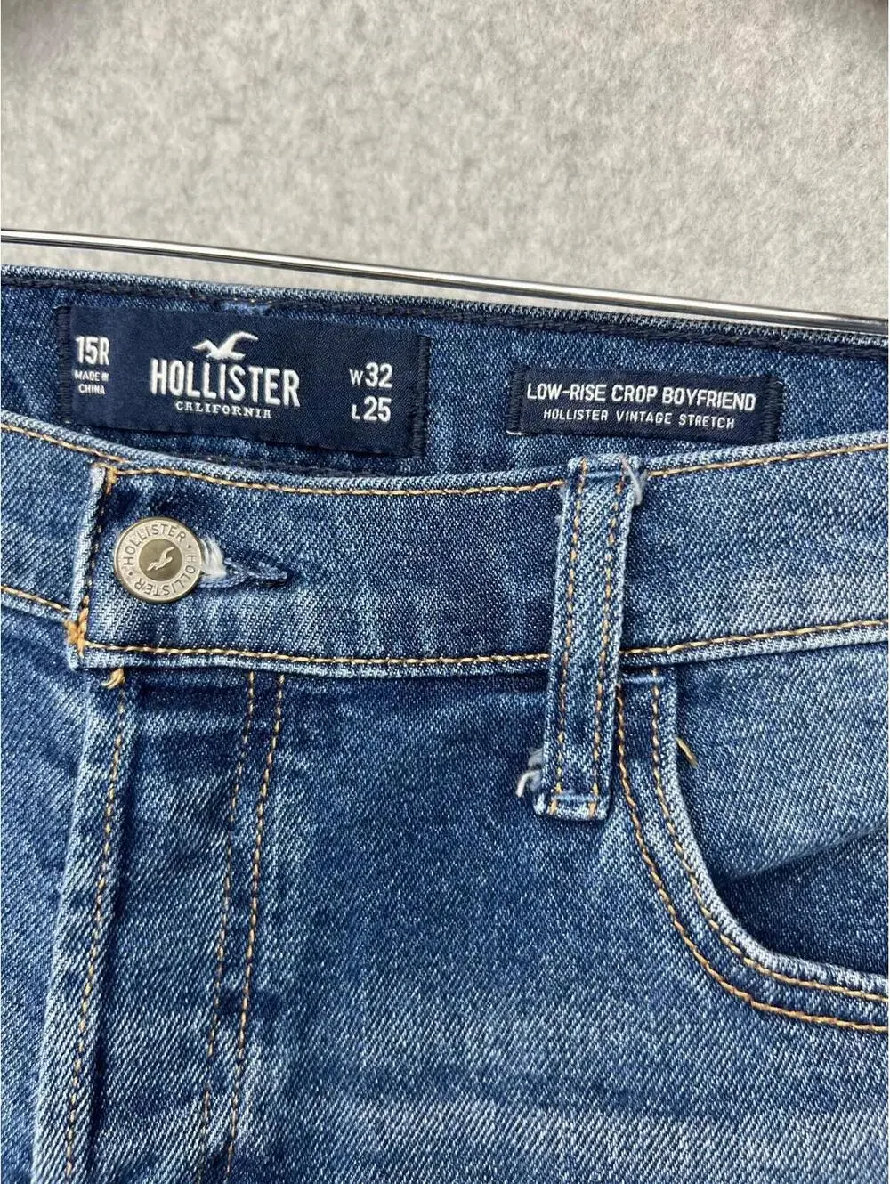 Hollister Jeans low rise Crop boyfriend vintage stretch Jeans size 15R 32W/25L